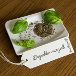 Bazsalikom-morzsolt