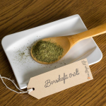 Borsikafű-őrölt